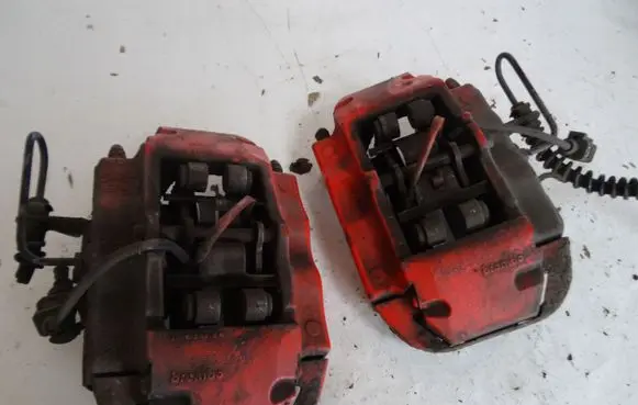Audi Q7 4M Rear brake caliper