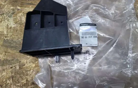 Renault Zoe Front bumper mounting bracket 620905170RRENAULT