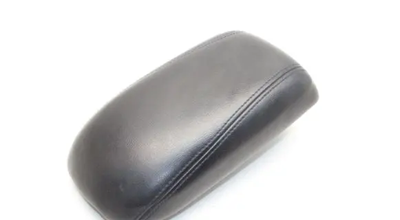 Nissan Leaf I (ZE0) Armrest