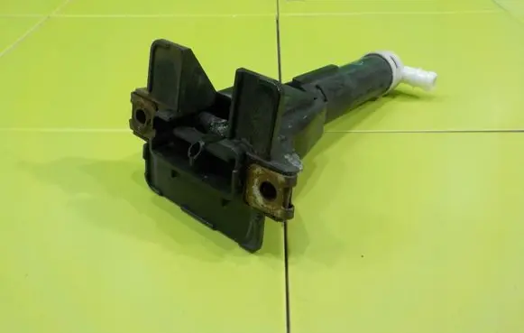 Volkswagen Golf IV Headlight washer pump PRZOD ZP3
