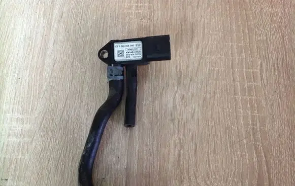Audi Q5 SQ5 Exhaust gas pressure sensor 0281006083 059906051C