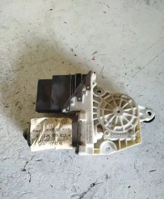 Volkswagen Golf IV Rear door window regulator motor 101428201 1J4959812A
