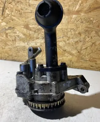 Volkswagen Golf VI Oil pump S171109