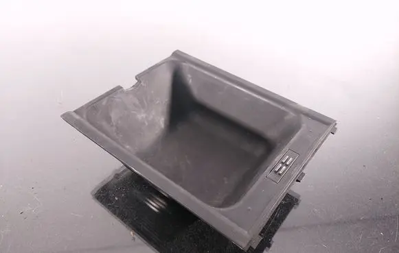 BMW 5 E39 Glove box central console 806219