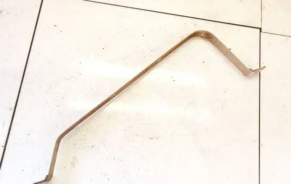 Volkswagen PASSAT B7 Fuel tank mounting bracket