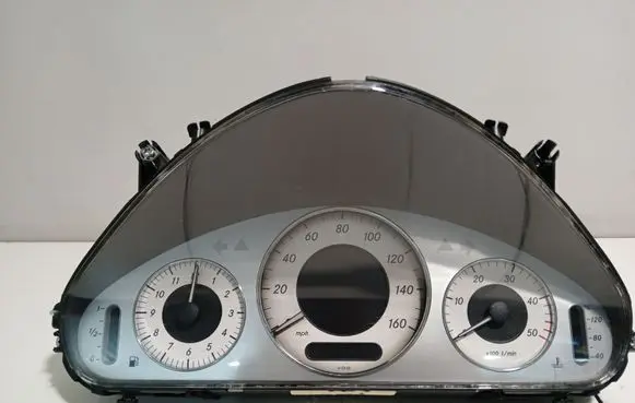 Mercedes-Benz E W211 Speedometer (instrument cluster) A2115400847