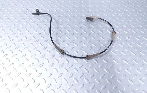 Land Rover Defender ABS rear brake sensor HPLA2C190BA LR081609