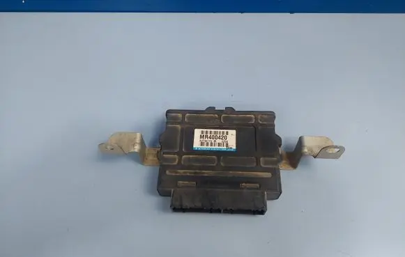 Mitsubishi Pajero ABS control unit/module MR400420 X2T34172M