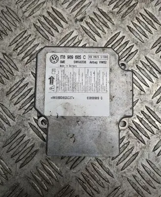 Volkswagen Touran I Airbag control unit/module 1T0909605C 5WK43518