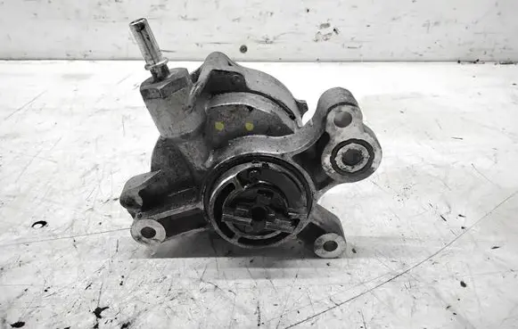 Ford Mondeo MK IV Vacuum pump