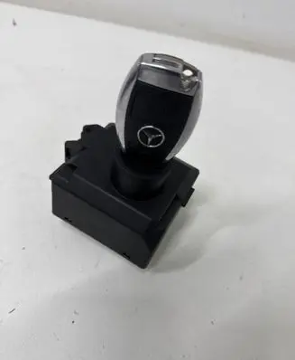 Mercedes-Benz A W176 Ignition lock A2469055701