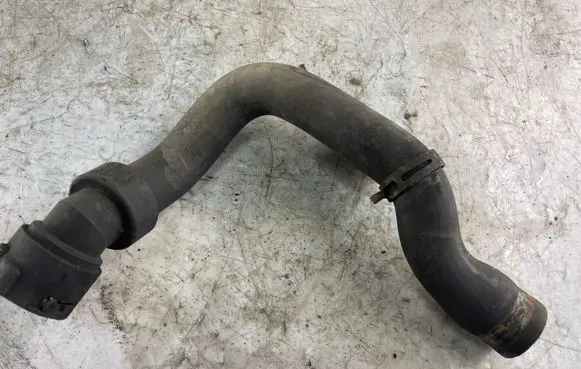 Volkswagen PASSAT B5.5 Engine coolant pipe/hose 8d0121101ad