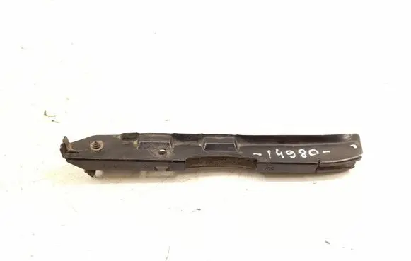 Front bumper mounting bracket