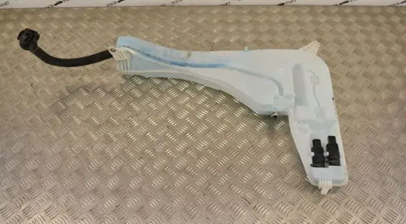 BMW X3 F25 Windshield washer fluid reservoir/tank 7213261