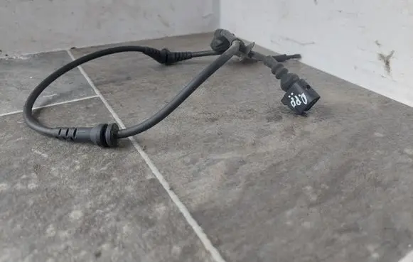 Volkswagen PASSAT B6 Front ABS sensor wiring 1J0906102