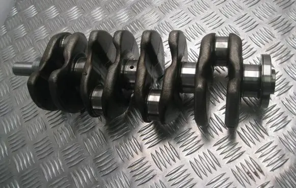 Toyota Avensis T270 Crankshaft 21222 BV783