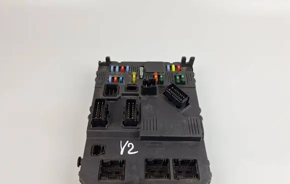 Peugeot 206 Fuse module 9657999780 A2C53172124