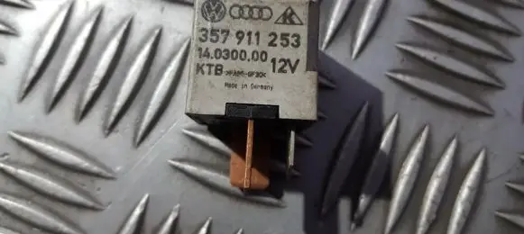 Volkswagen Golf III Other relay 357911253