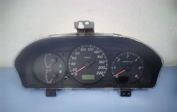 Mazda Premacy Speedometer (instrument cluster) WHCB16C