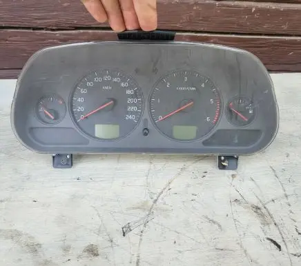 Volvo S40, V40 Speedometer (instrument cluster) 30623974 02W42D4 50035381