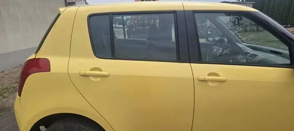 Suzuki Swift I Rear door 