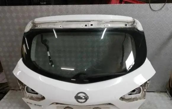 Nissan Pulsar Tailgate/trunk/boot lid