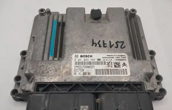 Peugeot 208 Engine control unit/module 0281032456 9806460480 9814182680