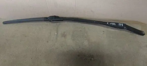 Ford Focus Windshield/front glass wiper blade 4M5117526AB