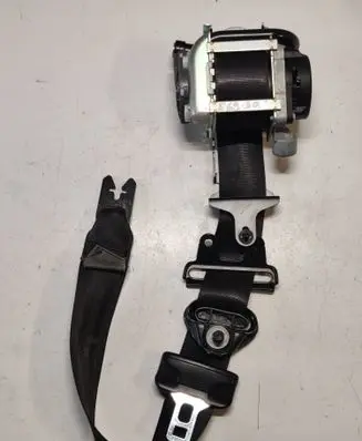 Volvo S60 Front seatbelt P39818843