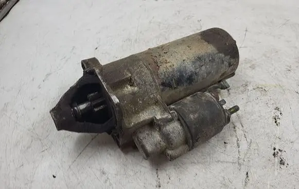 Audi A4 S4 B5 8D Starter motor 