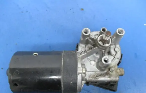 Opel Astra G Front wiper linkage and motor