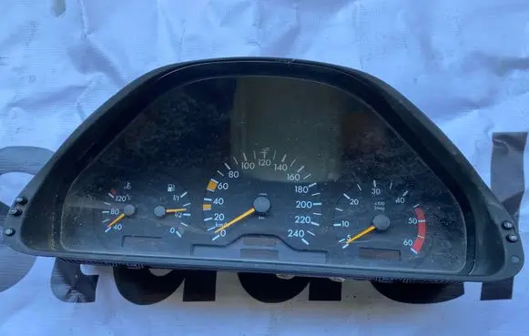 Mercedes-Benz E W210 Speedometer (instrument cluster) A2105401448 2105401448