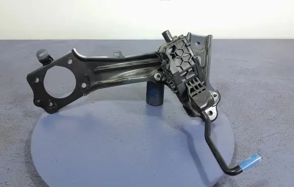 Toyota Camry VIII XV70 Accelerator throttle pedal 78110-33170
