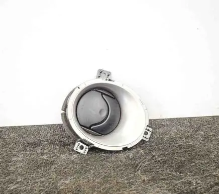 Nissan Juke I F15 Dashboard air vent grill cover trim 687611KE0A