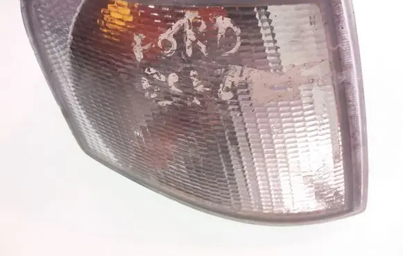 Ford Escort Front indicator light 185087