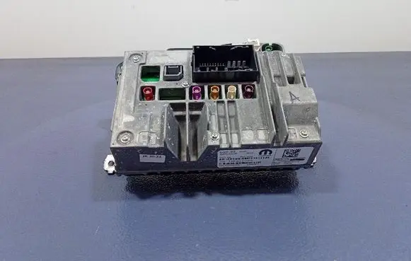 Jeep Grand Cherokee Radio/CD/DVD/GPS head unit 68461750AA