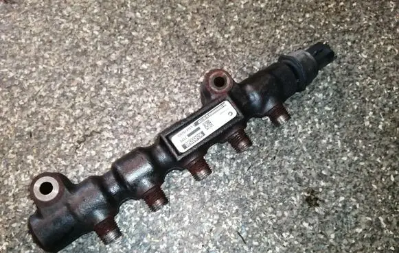 Citroen C3 Fuel main line pipe 9654592680