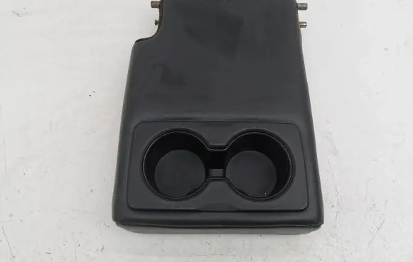Jeep Cherokee Rear seat armrest 