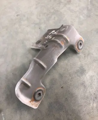 Seat Arona Fender mounting bracket 6f9821328a