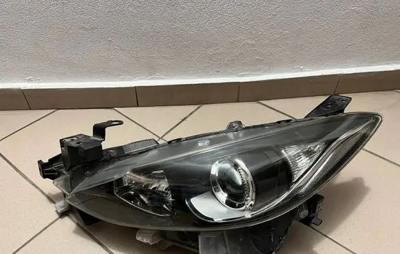 Mazda 3 Headlight/headlamp BHR1-51040
