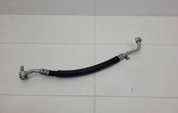 Jeep Grand Cherokee Air conditioning (A/C) pipe/hose 68161176AA