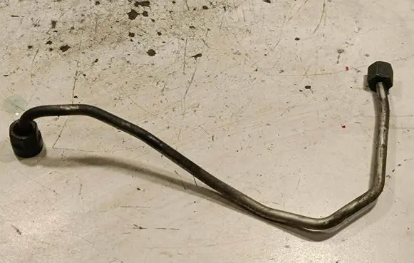 Audi Q7 4M Fuel injector supply line/pipe 