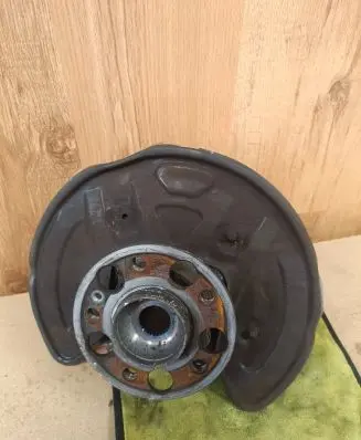 Mercedes-Benz GLC X253 C253 Rear wheel hub A2133500241