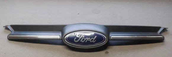 Ford Focus Front bumper upper radiator grill BM51BA133B BM518200B