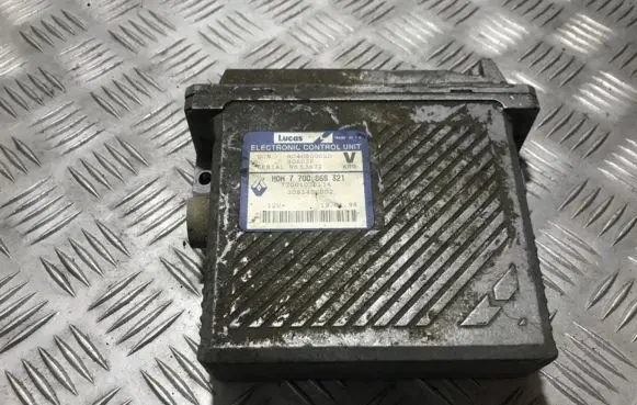 Volvo S40, V40 Engine control unit/module 7700103515a r04080002d
