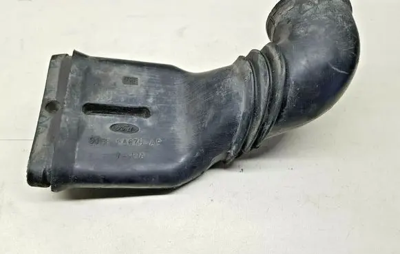 Ford Escort Air intake hose/pipe 91FF9A675AC