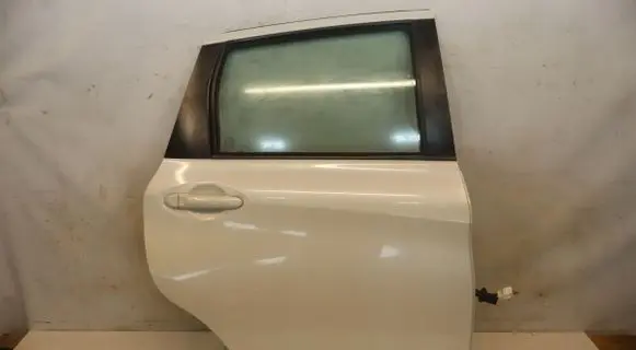 Nissan Note (E11) Rear door