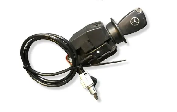 Mercedes-Benz E W211 Ignition lock 2115451008 33002207 0003977190206182J