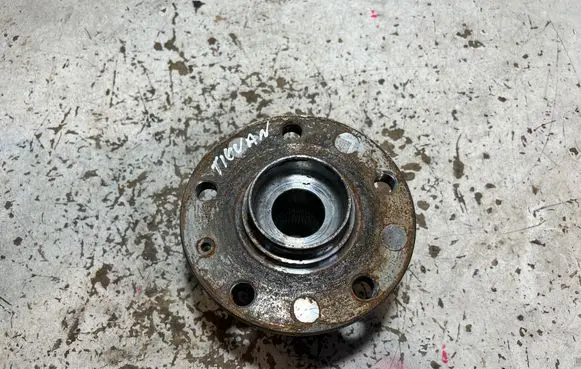 Volkswagen Tiguan Front wheel ball bearing