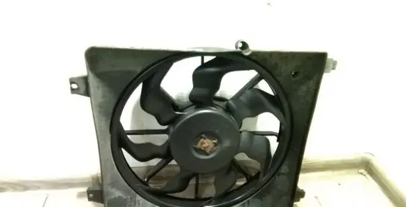 Hyundai Santa Fe Radiator cooling fan shroud
